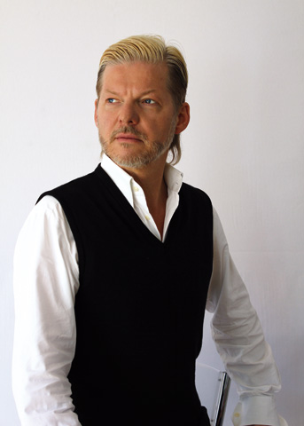 WOLFGANG VOIGT