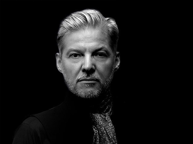 WOLFGANG VOIGT